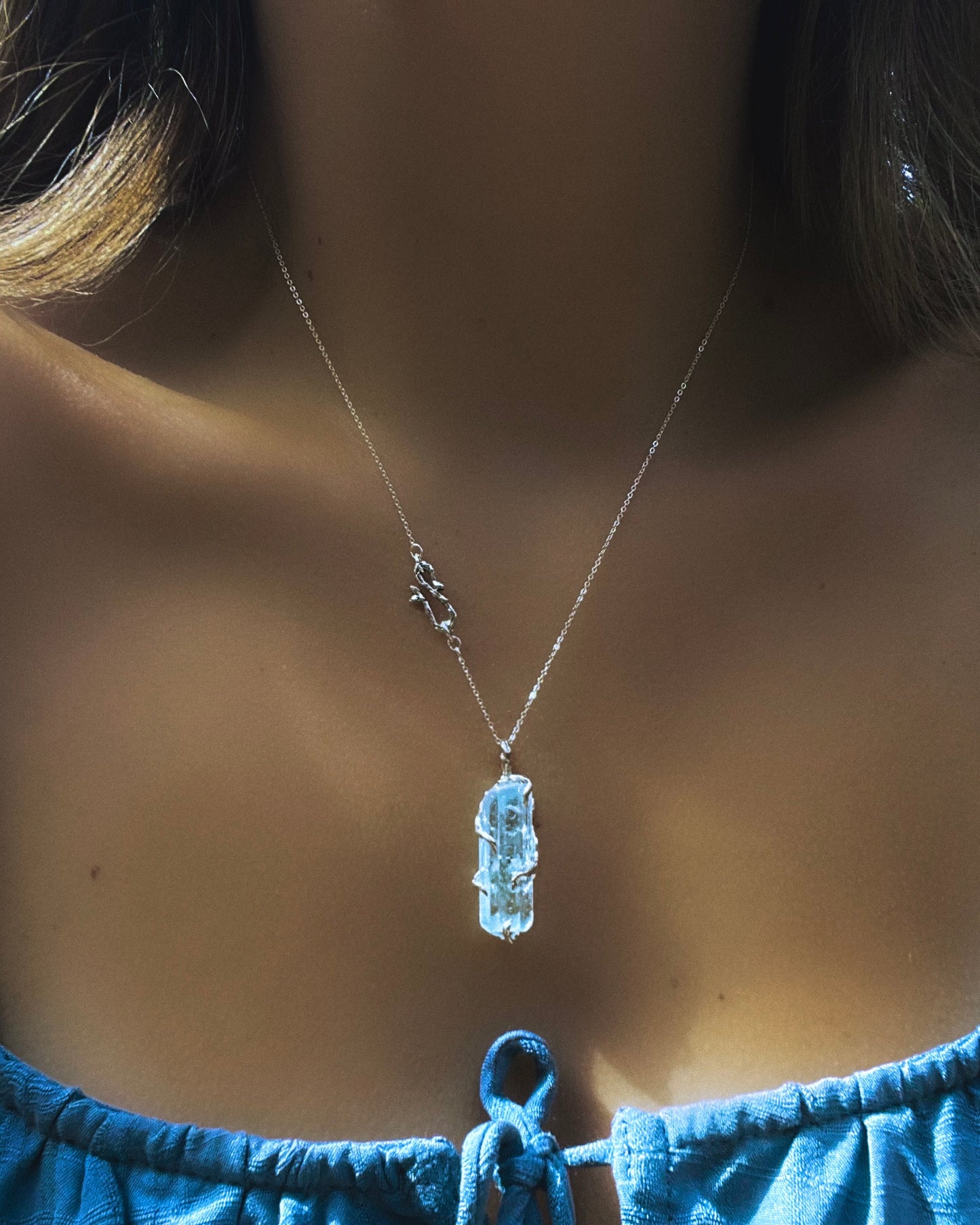 Healing Crystal Pendant ⋄ Aquamarine