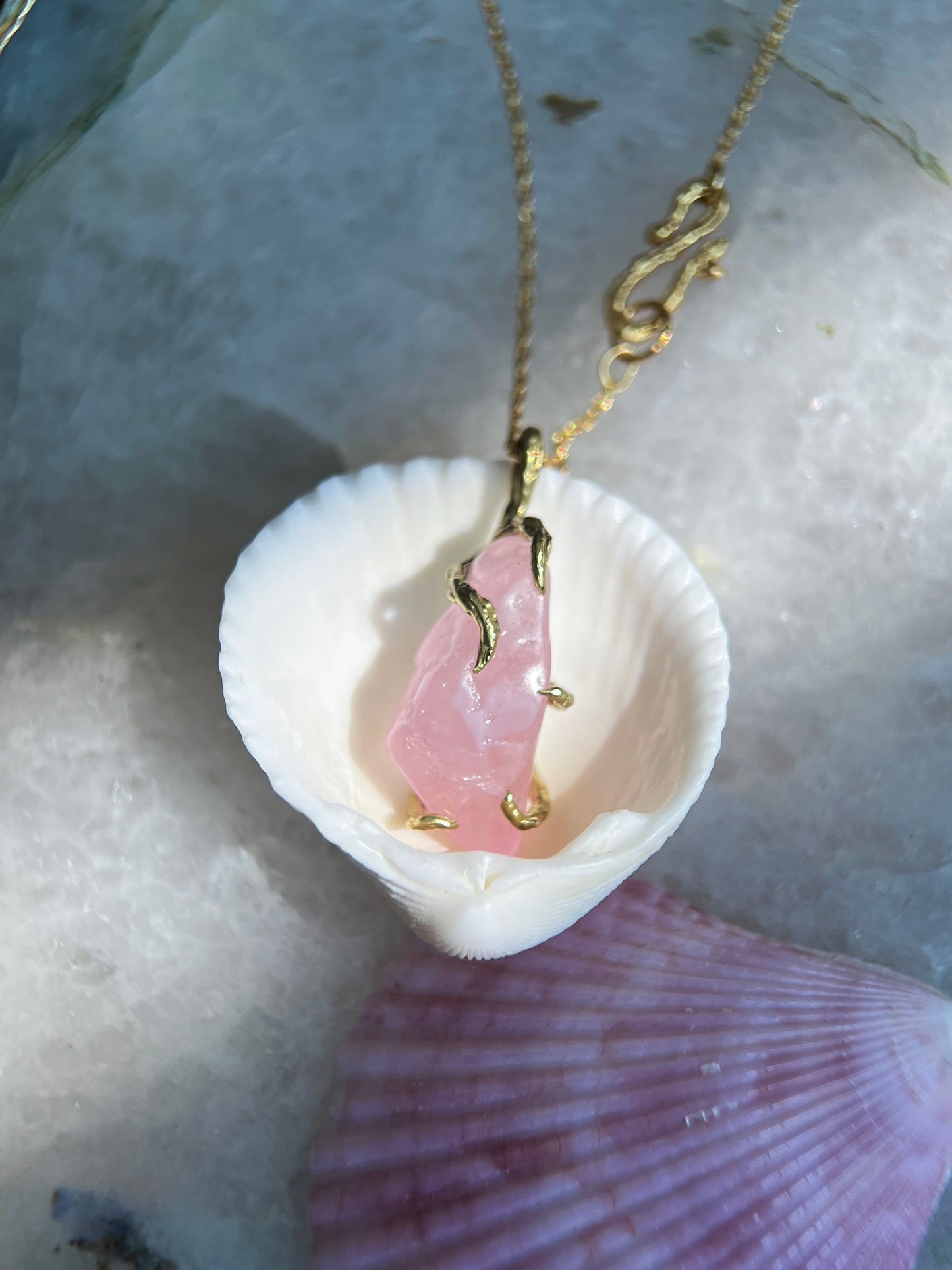 Healing Crystal Pendant ⋄ Rose Quartz