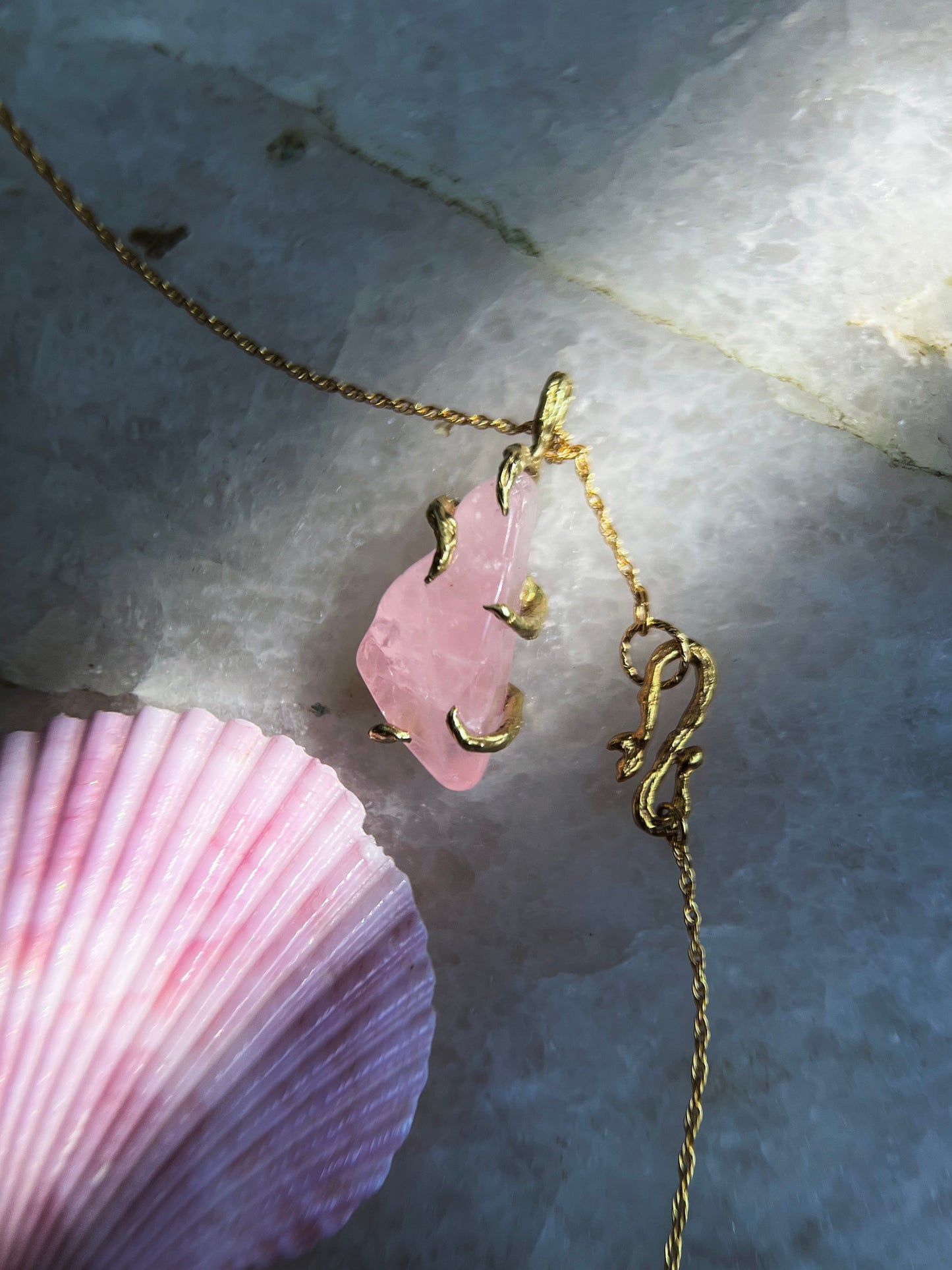 Healing Crystal Pendant ⋄ Rose Quartz