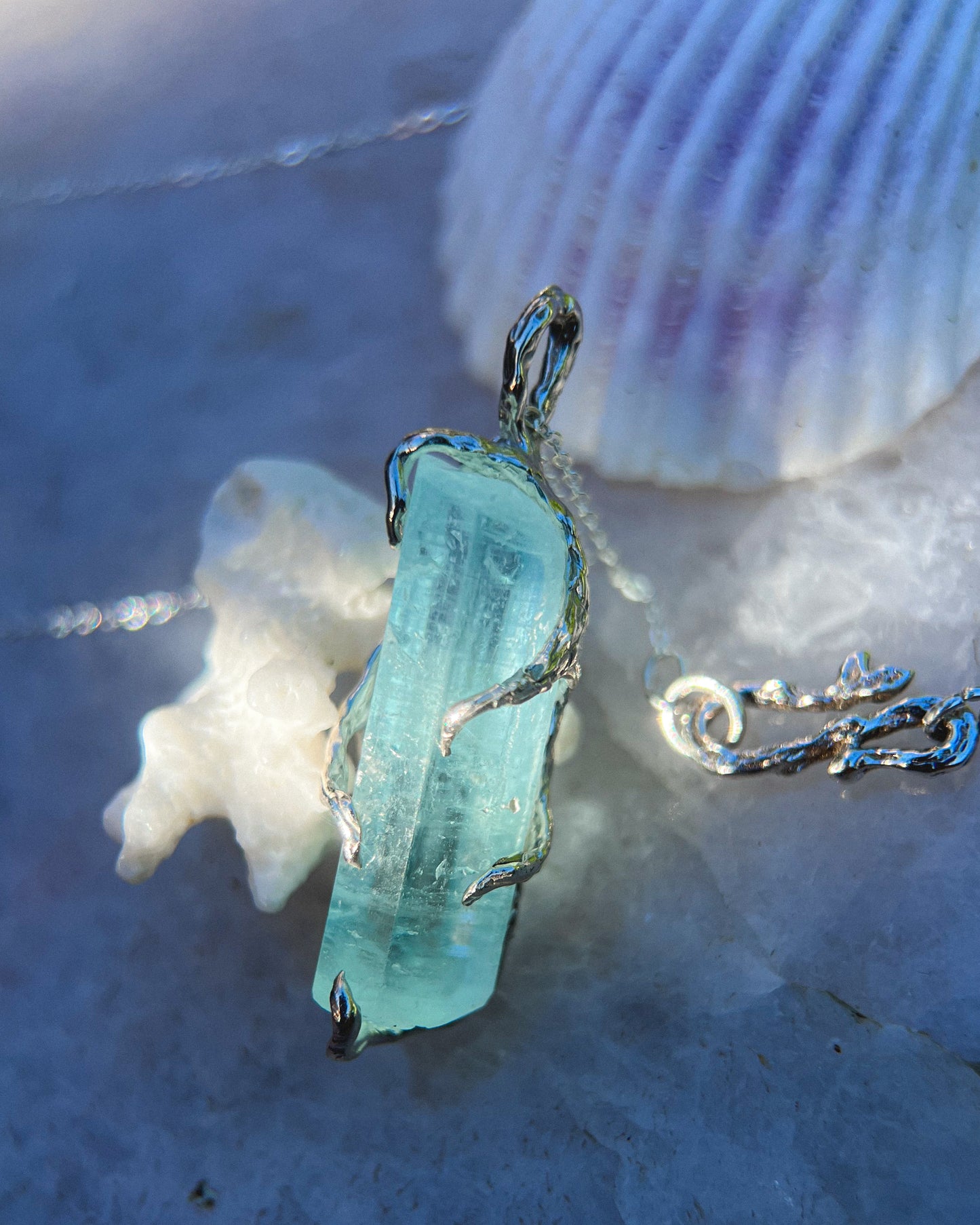 Healing Crystal Pendant ⋄ Aquamarine