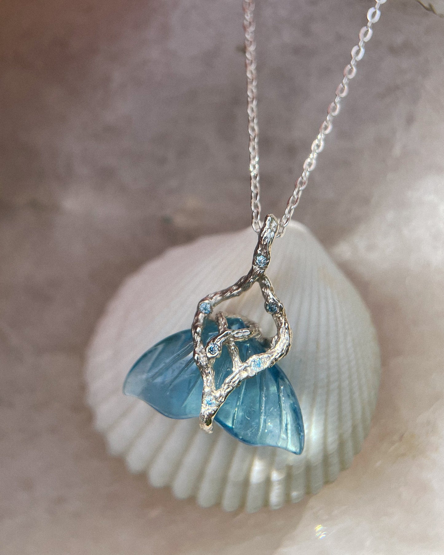 Mermaid Tail Amulet ⋄ Aquamarine