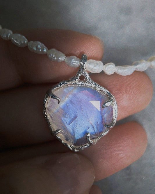 Siren’s Heart Amulet ⋄ Moonstone & Pearls