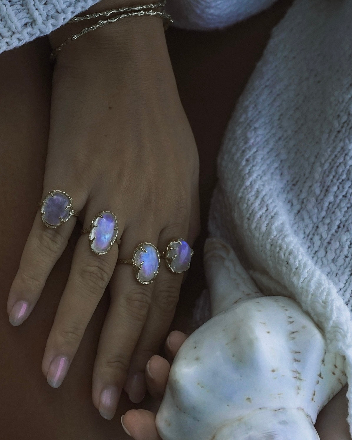 Oracle Ring ⋄  Rainbow Moonstone ⋄ 4.5 - 7.5 ⋄ Gold Vermeil