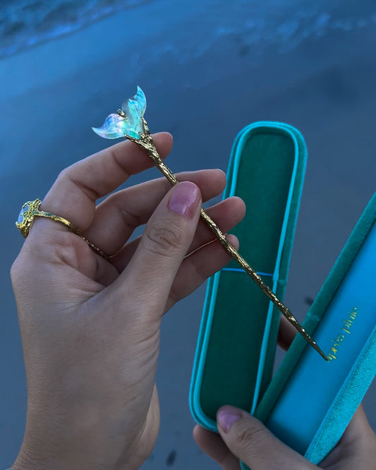 La Sirène Hair Pin ⋄ Mother of Pearl