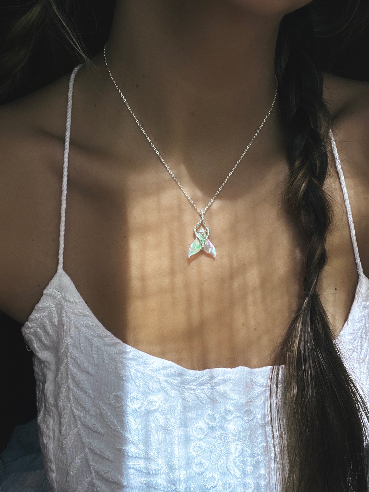 Mermaid Tail Necklace ⋄ Mother of Pearl