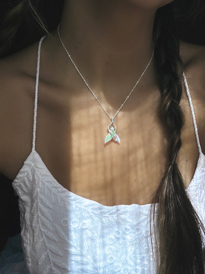 Mermaid Tail Necklace ⋄ Mother of Pearl
