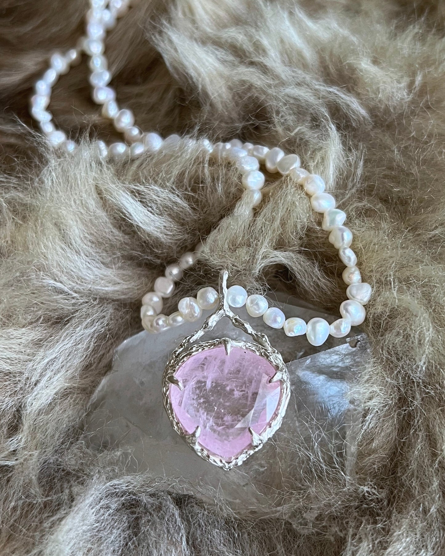 Siren’s Heart Amulet ⋄ Morganite & Pearl