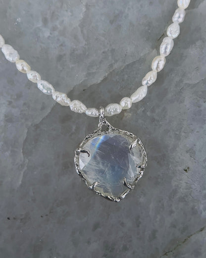 Siren’s Heart Amulet ⋄ Moonstone & Pearls