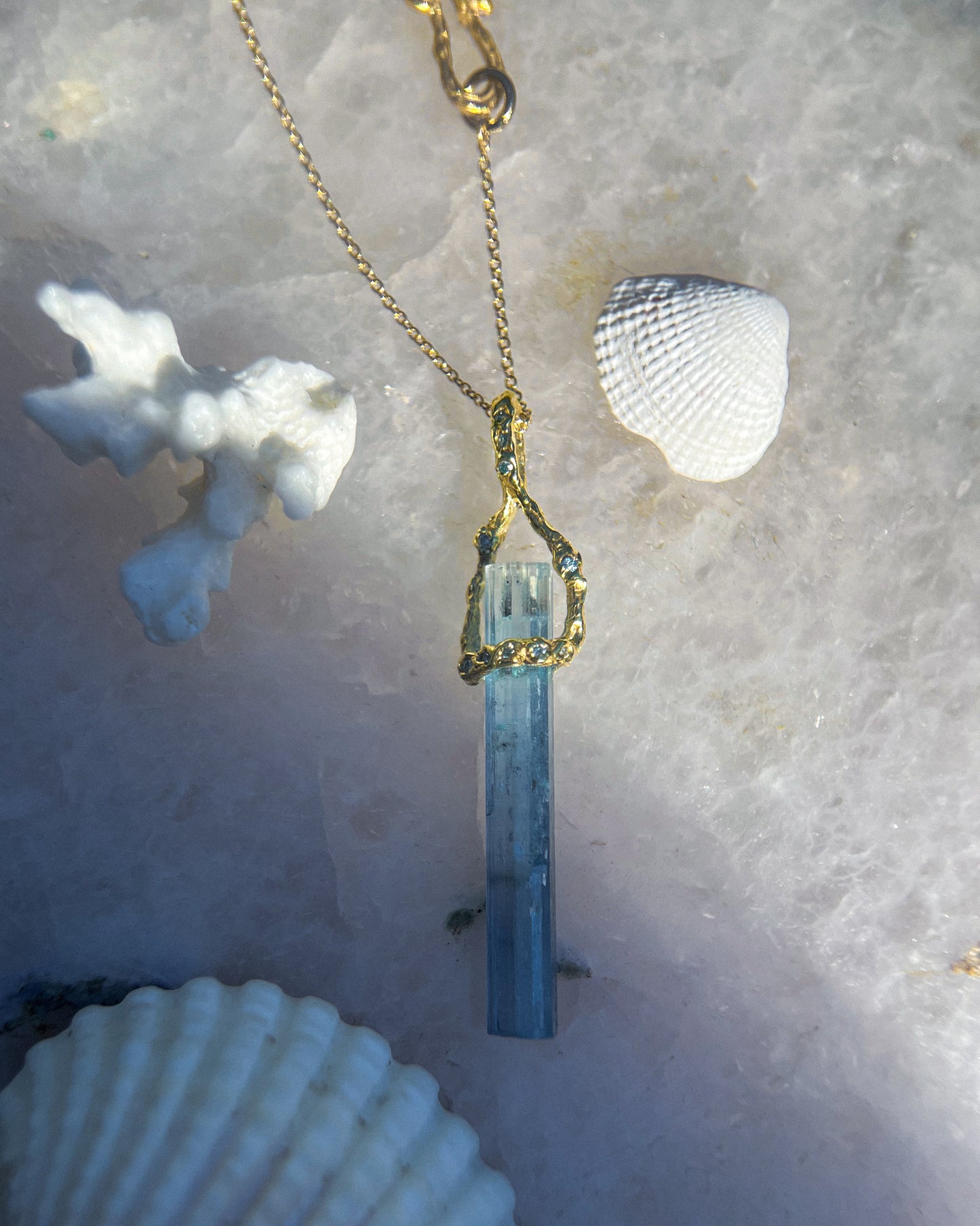 Healing Crystal Pendant ⋄ Aquamarine ⋄ Gold Vermeil