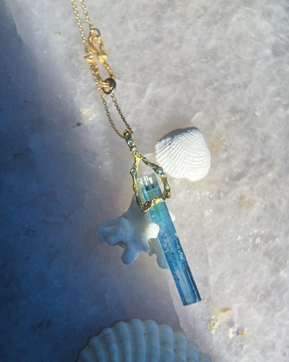 Healing Crystal Pendant ⋄ Aquamarine ⋄ Gold Vermeil