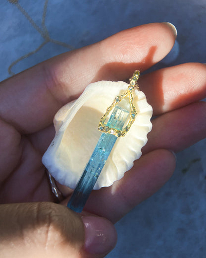 Healing Crystal Pendant ⋄ Aquamarine ⋄ Gold Vermeil