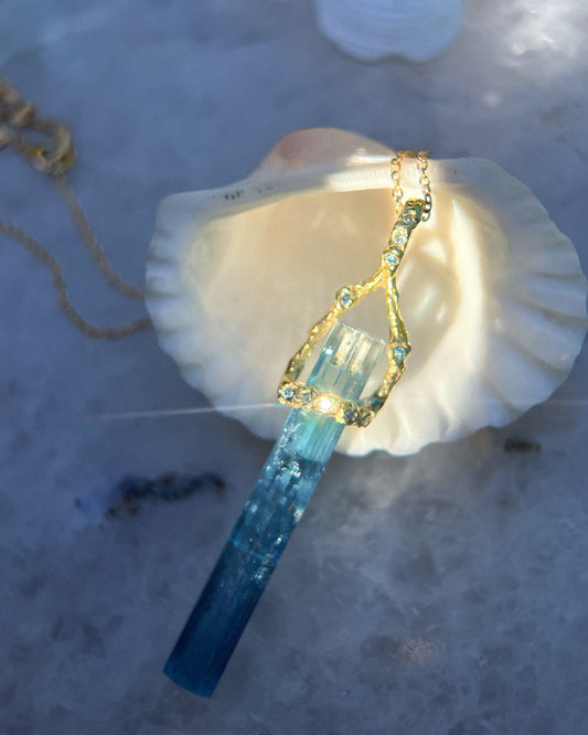 Healing Crystal Pendant ⋄ Aquamarine ⋄ Gold Vermeil