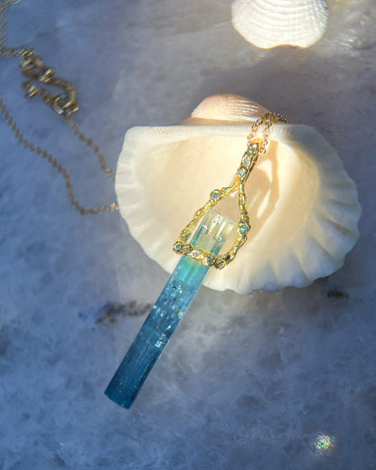 Healing Crystal Pendant ⋄ Aquamarine ⋄ Gold Vermeil