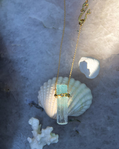 Healing Crystal Pendant ⋄ Aquamarine ⋄ Gold Vermeil