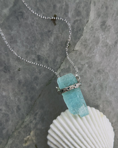 Healing Crystal Pendant ⋄ Aquamarine