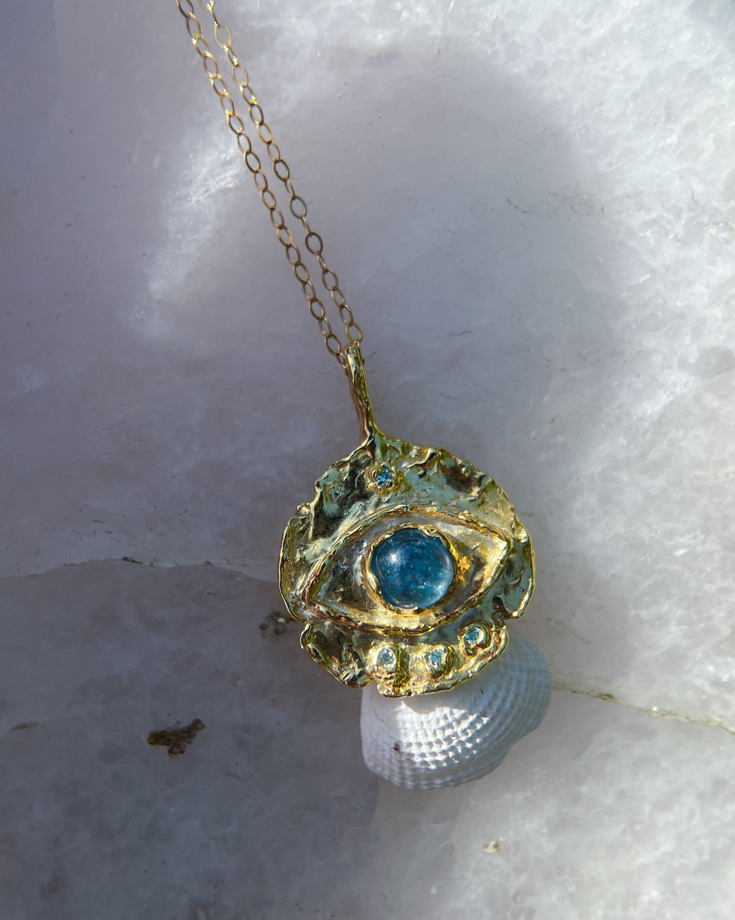 Third Eye Amulet ⋄ Moss Aquamarine ⋄ gold vermeil