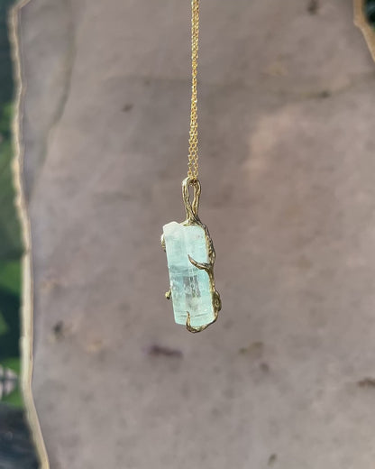 Healing Crystal Necklace ⋄ Aquamarine