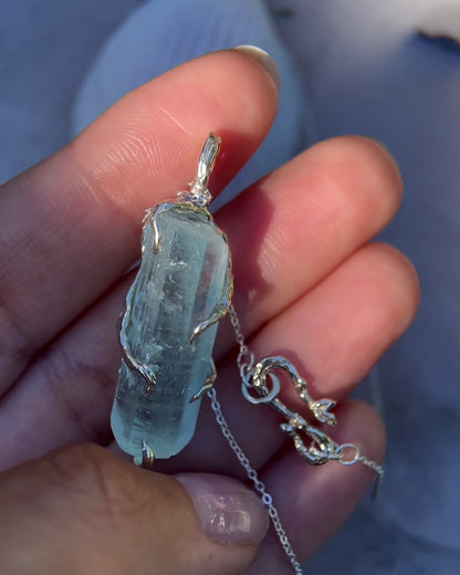 Healing Crystal Pendant ⋄ Aquamarine
