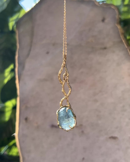 The Seer Amulet ⋄ Aquamarine