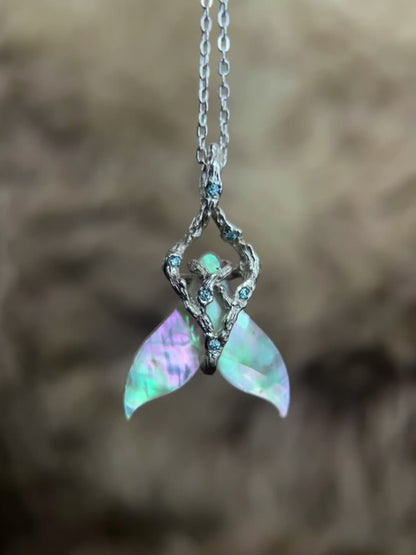 Mermaid Tail Necklace ⋄ Mother of Pearl